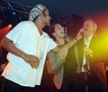 <div>Amélie Mauresmo et Yannick Noah chantent à La Soirée d\'Amélie, le 8 février 2011, à Paris.</div>