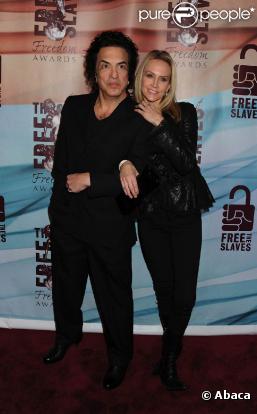 Paul Stanley et son épouse Erin Sutton attendent leur troisième enfant ensemble pour l'été 2011 : une petite princesse qui va grossir l'armée KISS !