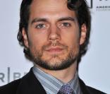  Entre le nouveau Superman Henry Cavill et la cavalière britannique star Ellen Whitaker, une belle romance est née... 