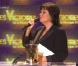 Maurane remet la récompense de l'Artiste interprète masculin, lors de la seconde moitié des Victoires de la Musique 2011, mardi 1er mars sur France 2.