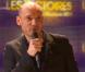 Gaëtan Roussel reçoit la Victoire de l'Artiste interprète masculin de l'année, lors de la seconde moitié des Victoires de la Musique 2011, mardi 1er mars sur France 2.