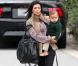 Kourtney Kardashian et son fils Mason, à Beverly Hills le 18 février 2011