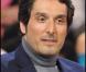 Vincent Elbaz est venu faire une surprise à Enrico Macias, invité d'honneur de Vivement dimanche, mercredi 2 mars. La diffusion est prévue sur France 2, dimanche 6 mars.