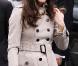 Kate Middleton et le prince William étaient en visite à Belfast le 8 mars 2011, où ils ont notamment démontré leurs aptitudes pour le lancer de crêpe et le planter de poteau.