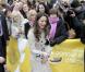 Kate Middleton et le prince William étaient en visite à Belfast le 8 mars 2011, où ils ont notamment démontré leurs aptitudes pour le lancer de crêpe et le planter de poteau.