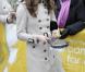 Kate Middleton et le prince William étaient en visite à Belfast le 8 mars 2011, où ils ont notamment démontré leurs aptitudes pour le lancer de crêpe et le planter de poteau.