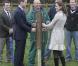 Kate Middleton et le prince William étaient en visite à Belfast le 8 mars 2011, où ils ont notamment démontré leurs aptitudes pour le lancer de crêpe et le planter de poteau.