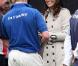 Kate Middleton et le prince William étaient en visite à Belfast le 8 mars 2011, où ils ont notamment démontré leurs aptitudes pour le lancer de crêpe et le planter de poteau.