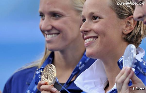 Federica Pellegrini, installée à Paris avec son boyfriend Luca Marin, s'entraîne avec Philippe Lucas depuis le 3 février 2011. Et avec son ancienne rivale Laure Manaudou, aucun problème entre elles : elle prend même des nouvelles de sa Manon !