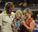 Mariée au basketteur Brian Lynch et maman d'une petite Jada âgée de 3 ans, Kim Clijsters n'a qu'une idée en tête : adopter un enfant.