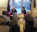 Rachida Dati et Mireille Darc le 8 mars 2011 à Paris pour une conférence débat sur les cancers féminins, lors de la journée internationale de la femme