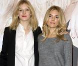 Sienna et Savannah Miller présentent leur nouvelle collection Twenty8Twelve, à Londres, le 14 mars 2011.