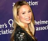 Kristen Bell à l'occasion du 19e Night at Surdi's Fundraiser Dinner, dans la prestigieuse enceinte du Beverly Hilton de Beverly Hills, à Los Angeles, le 16 mars 2011.