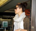 Eva Mendes lors de son arrivée à l'aéroport de Los Angeles le 19 mars 2011