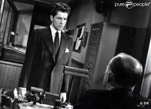 Farley Granger dans  l'Inconnu du Nord Express , film signé Alfred Hitchcock (1951) 