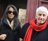 Jean-Paul Belmondo et Barbara Gandolfi aux obsèques d\'Annie Girardot, à Paris, le 4 mars 2011