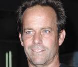 John Stockwell à l'occasion de l'avant-première de  Cat Run , qui s'est tenue dans l'enceinte de l'ArcLight Theatre d'Hollywood, à Los Angeles, le 29 mars 2011.