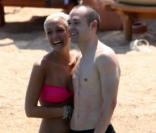 La champion du monde espagnol Andrés Iniesta et sa femme Anna Ortiz ont accueilli leur premier enfant le 3 avril 2011, une petite fille prénommée Valeria.