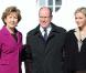 Visite officielle en Irlande d'Albert de Monaco et Charlene Wittstock. Le couple est reçu à Dublin par la présidente Mary McAleese, le 4 avril 2011.
