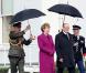 Visite officielle en Irlande d'Albert de Monaco et Charlene Wittstock. Le couple est reçu à Dublin par la présidente Mary McAleese, le 4 avril 2011.