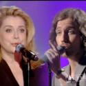 Catherine Deneuve chante pour la première fois en live pour Julien Doré !