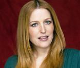 Gillian Anderson bientôt à l'affiche de  Johnny English Reborn , en salles le 21 décembre 2011.