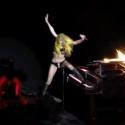 Lady Gaga : Une chute et elle se retrouve les quatre fers en l'air !