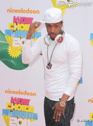 Nick Cannon a écrit un titre rap en l'honneur des jumeaux que son épouse, Mariah Carey, mettra bientôt au monde.