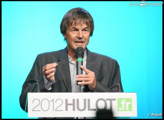 Nicolas Hulot se déclare candidat à la présidentielle de 2012 lors d'un discours à la salle des fêtes de Sevran, le 13 avril 2011
