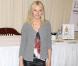 Pantalon en cuir The Row, maille grise, T-shirt loose, Gwyneth Paltrow a tout compris pour adopter le look coolochic si cher aux VIP.