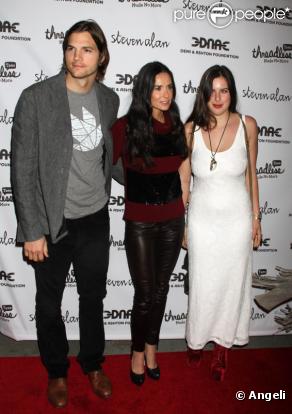 Demi Moore, Ashton Kutcher et Scout LaRue Willis participent à la soirée de lancement de  la campagne  Real men don't buy girls , jeudi 14 avril, à New  York.