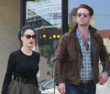 Dita Von Teese et son bien-aimé Louis-Marie de Castelbajac sortent du restaurant The Cube, à Los Angeles. Avril 2011