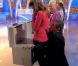 Nagui offre une danse sensuelle à l'une des candidates de Tout le monde veut prendre sa place , samedi 16 avril, sur France 2.