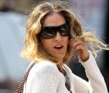 Sarah Jessica Parker emmène son fils James à l'école avant de prendre un petit déjeuner avec des amis à New York le 18 avril 2011