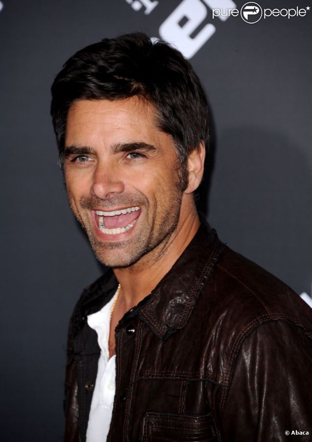 John Stamos lors de la soirée T-Mobile Sidekick 4-G à Los Angeles le 20 avril 2011