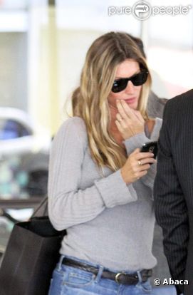 Gisele Bündchen a regagné le Brésil le 21 avril 2011 