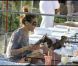 Sarah Jessica Parker passe quelques jours dans le sud de la Californie, avec une amie. 17 avril 2011