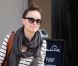 Olivia Wilde ravissante et décontractée pour faire ses courses à L.A le 19 avril 2011.