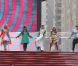 Les comédiennes de la série Glee tournent une scène à Times Square (New York), lundi 25 avril.