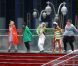 Les comédiennes de la série Glee tournent une scène à Times Square (New York), lundi 25 avril.