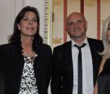 Caroline de Monaco se rend au Théâtre de La Fenice, à Venise, pour admirer le ballet Cendrillon. Franco Bolletta, Jean-Christophe Maillot et Anna Licia Moretti Polegato sont à ses côtés. 28 avril 2011