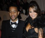 John Legend et sa ravissante compagne lors du MET Ball organisé à New York le 2 mai 2011 