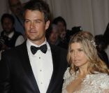 Fergie et son mari Josh Duhamel lors du MET Ball organisé à New York le 2 mai 2011 