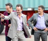 Gilbert Melki, Bruno Solo et José Garcia dans les premières images de  La Vérité si je mens 3 ! , en salles le 1er février 2012.