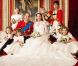 Clichés officiels de Kate et William, jeunes mariés. Le 29 avril 2011. Ils posent avec leurs garçons et demoiselles d'honneur : Margarita Armstrong-Jones, Eliza Lopes, Grace van Cutsem, Louise Windsor, Tom Pettifer, William Lowther-Pinkerton