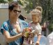Halle Berry en tête à tête avec son trésor Nahla lors d'une virée shopping à Beverly Hills. Le 3 mai 2011 