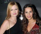 Elodie Frégé et Elisa Tovati à l'occasion de la présentation de la Fiat 500byGucci, au MotorVillage, à Paris, le 4 mai 2011.
