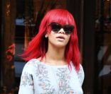 Rihanna sortant du Plaza Athénée à Paris en octobre 2010 