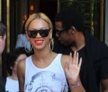 Beyonce et Jay-Z quittant Le Meurice en avril 2011 à Paris 
