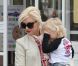 Gwen Stefani fait un peu de shopping avec son fils Zuma, à Londres (Grande-Bretagne), jeudi 5 mai 2011.